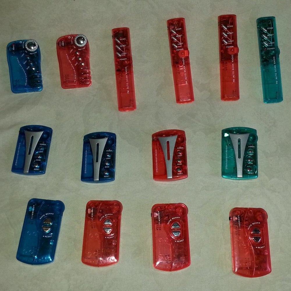 14 vintage FM Auto Scan Radios with Built in Light